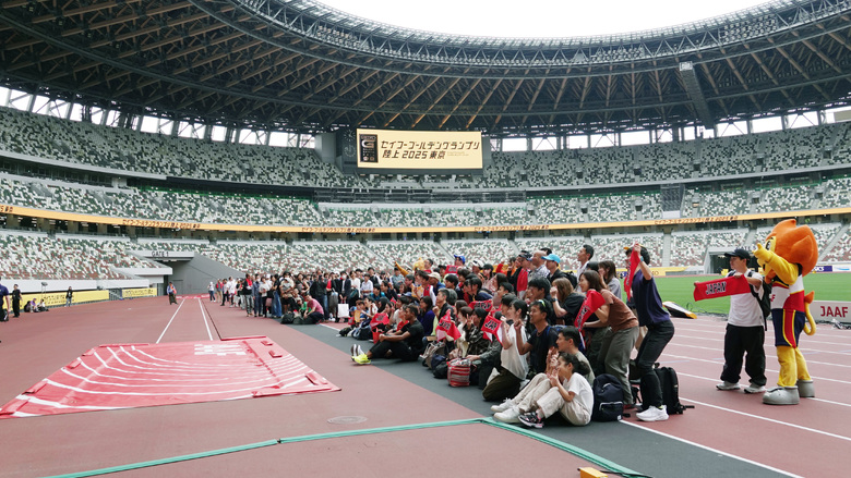【セイコーGGP】競技終了直後のアスリートと集合写真＋ハイタッチ！